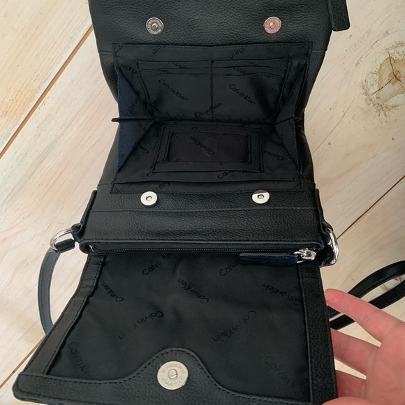 Calvin Klein Small Black Crossbody Bag - Picture 6 of 11